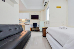 Fancy and Strategic Studio Apartment at B Residence By Travelio